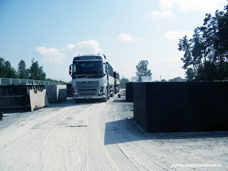 Transport szamb betonowych  w Łebie